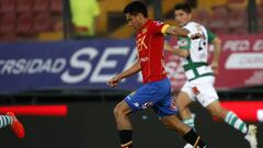 Futbol, Union Espanola vs Deportes Temuco
 Tercera fecha, campeonato de Clausura 2016/17
 El jugador de Union Espanola Pablo Galdames controla el balon durante el partido de primera division contra Deportes Temuco disputado en el estadio Santa Laura de Sa