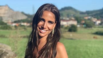 Lucia Villal車n vuelve a Espa?a y emociona a Zamorano y Stoichkov en su adi車s
