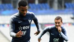 Lemar y Griezmann, juntos en un entrenamiento con Francia. La imagen podr&iacute;a repetirse con la equipaci&oacute;n del Atleti.