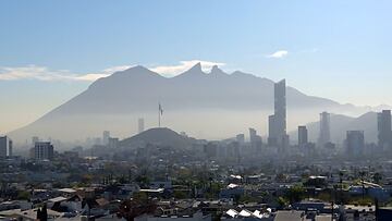 Activan alerta atmosférica en Nuevo León, hoy 26 de febrero: ¿para quiénes aplica y cuáles son las restricciones? 