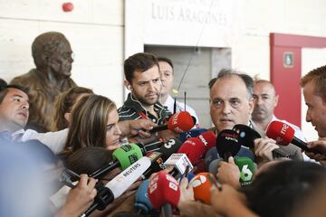 Javier Tebas, presidente de la LFP, en el sorteo del Calendario de la Liga.