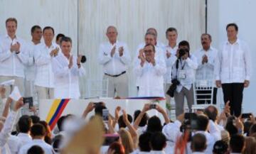 En Cartagena, Bogotá y varias ciudades del país se vivió un día de paz. La firma de los Acuerdos emocionó a los colombianos.