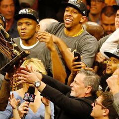 Las mayores remontadas de la historia: LeBron, Hakeem, Bird...