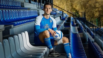 José Gragera, jugador del Deportivo, posando para AS en Abegondo.