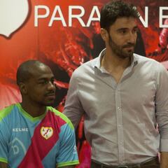 Lo mejor del fútbol: la solidaria historia de la nueva camiseta del Rayo