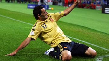 Viena, Austria - 26 de junio: Daniel Queza de España, UEFA Euro 2008 UEFA Euro celebra el segundo gol de España durante las semifinales, 26 de junio de 2008 en la Viena de Austria. (Foto Jamie McDonald/Getty Images)