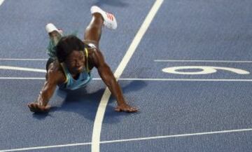 La velocista de Bahamas consiguió la sexta medalla de oro para su país en una polémica carrera. Miller decidió lanzarse con un 'clavado' hacia la meta para así poder ganar la carrera.