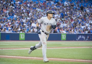 El tercera base de los Yankees de New York consiguió en la victoria ante los Orioles de Baltimore su 'home run' número 18, superando los 17 de Orlando Cabrera con los Expos de Montreal en el 2003. 