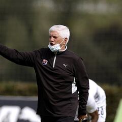 Comesaña: “Pareciera que a los ‘10′ clásicos los mandaron a recoger”