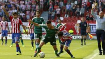 Bruno, del Betis, ante el Sporting.