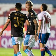 Racing festeja en Uruguay y se clasificó a octavos