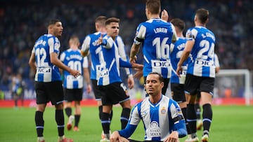 Raul de Tomas of Espanyol celebrates after scoring his sides first goal during the La Liga Santander match between RCD Espanyol and Cadiz CF at RCDE Stadium on October 18, 2021 in Barcelona, Spain. (Photo by Jose Breton/Pics Action/NurPhoto via Getty Images)
PUBLICADA 19/10/21 NA MA23 4COL