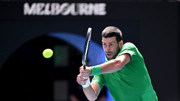 MELBOURNE (Australia), 28/01/2026.- Novak Djokovic of Serbia in action during the mens quarterfinals against Lorenzo Musetti of Italy on day 11 of the 2026 Australian Open tennis tournament at Melbourne Park in Melbourne, Australia, 28 January 2026. (Tenis, Italia) EFE/EPA/JAMES ROSS AUSTRALIA AND NEW ZEALAND OUT