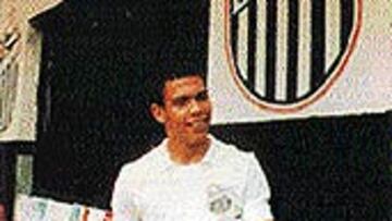 <b>SUPERÓ LAS PENURIAS ECONÓMICAS.</b> Ronaldo compaginó sus inicios en el San Cristovao con el equipo de fútbol sala del Social Ramos. Para desplazarse de una sede a otra, se colaba en el tren. Poco después, personas influyentes de Río se fijaron en él. En poco tiempo, el Cruceiro le dio la oportunidad de hacerse conocido.