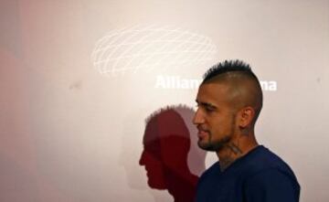 Arturo Vidal en la conferencia de prensa donde fue presentado en Bayern Munich.