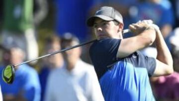 Rory McIlroy practica para el PGA Championship.