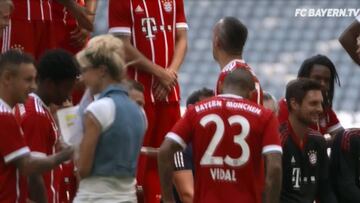 Así fue la sesión en que Vidal y el Bayern se tomaron la foto oficial