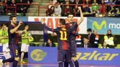 Sergio Lozano celebra un gol con Saad y Torras.