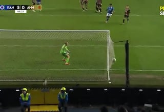 Muchos ya lo catalogan como el lanzamiento de falta perfecto: el golazo de Aasgard con el Rangers