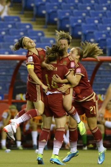 1-0. La Selección celebró el primer tanto de Vicky Losada.