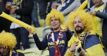 Aficionados del Villarreal en Gdansk Stadium.
