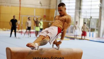 Néstor Abad.
