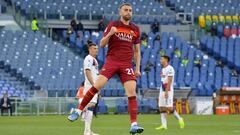 09 May 2021, Italy, Rome: Roma&#039;s Borja Mayoral celebrates scoring during the Italian Serie A soccer match between AS Roma and FC Crotone at the Olimpic Stadium. Photo: Fabio Rossi/As Roma/LaPresse via ZUMA Press/dpa
 Fabio Rossi/As Roma/LaPresse via 