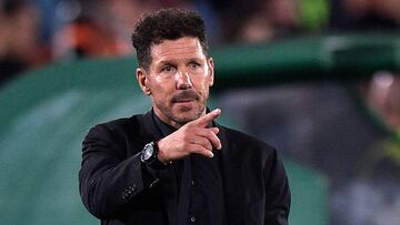 Simeone, durante el partido contra el Elche.