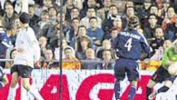 <b>MALA SUERTE.</b> Los dos equipos estuviron mal en ataque.