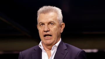 Javier Aguirre sale del hospital tras una revisión médica en Guadalajara