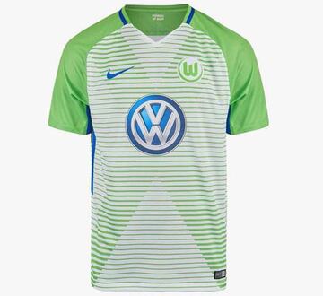 Es la camiseta de local de la temporada 2017-2018.
El detalle que la mete dentro de la lista es el aspecto de "Xbox".