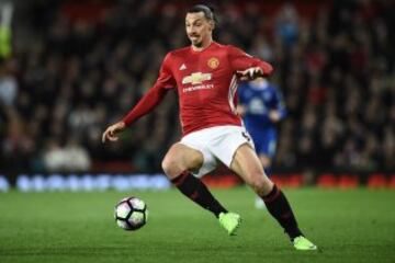 El sueco lleg¨® a coste 0 al United. Antes de su grave lesi¨®n de rodilla sonaba con fuerza que reforzar¨ªa a Los Angeles Galaxy de la MLS americana. Ahora con la grave lesi¨®n su futuro es muy incierto.