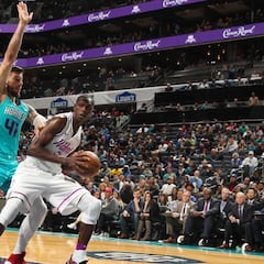 Willy Hernangómez vuelve a jugar y los Hornets ganan