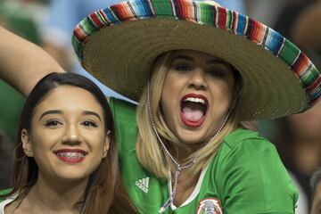 Así vive la afición el duelo entre México y Curazao