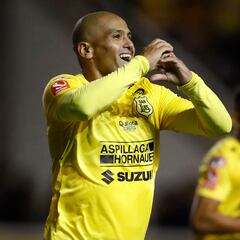 Podría volver a Europa: la liga que quiere fichar a ‘Chupete’ Suazo