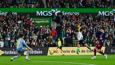 El guante de Iñigo Vicente deja contra las cuerdas a Beñat San José