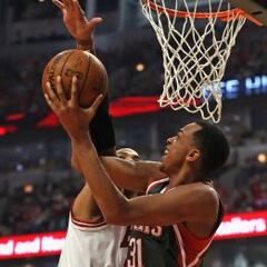 Henson renueva y los Bucks siguen cimentando su proyecto