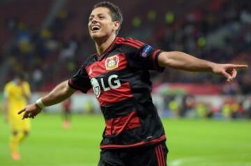 Los rostros de Javier Chicharito Hernández tras marcar su primer gol con el Bayer Leverkusen en Champions