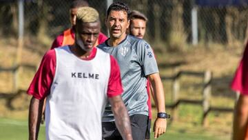 Míchel espera paciente al mercado: "Van a venir los que queremos"