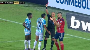 La absurda expulsión de Felipe Flores: ¡El Mago Valdivia no lo podría creer!