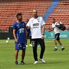 DIM visita a Tolima en el debut de David González en el banco