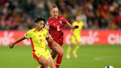 Disputa del balón durante el China-Dinamarca.