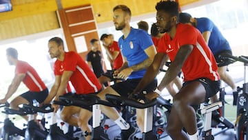 Soldado, Aar&oacute;n y Eteki durante un entrenamiento en Marbella.