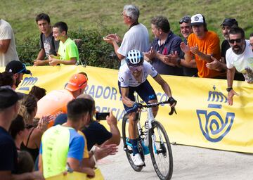 Las mejores imágenes de la etapa con final en Les Praeres