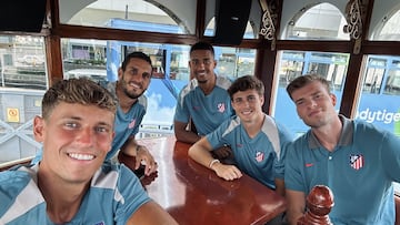 Sorloth, Azpilicueta, Llorente, Koke, Lino y Riquelme, en Hong Kong.