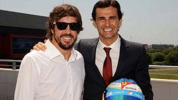 Alonso y Dela Rosa en la presentaci&oacute;n del &#039;Museo Fernando Alonso&#039;.