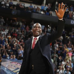 Muere Dikembe Mutombo, el rey del tapón