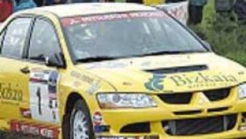 <b>FAVORITO. </b>Jaio es uno de los favoritos al volante de su Mitsubishi.