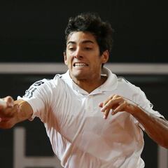 Tsitsipas cortó la buena racha de Garin en Hamburgo