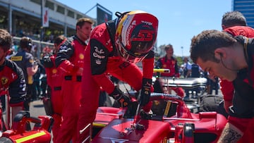 Carlos Sainz durante la salida del GP de Azerbaiyán.